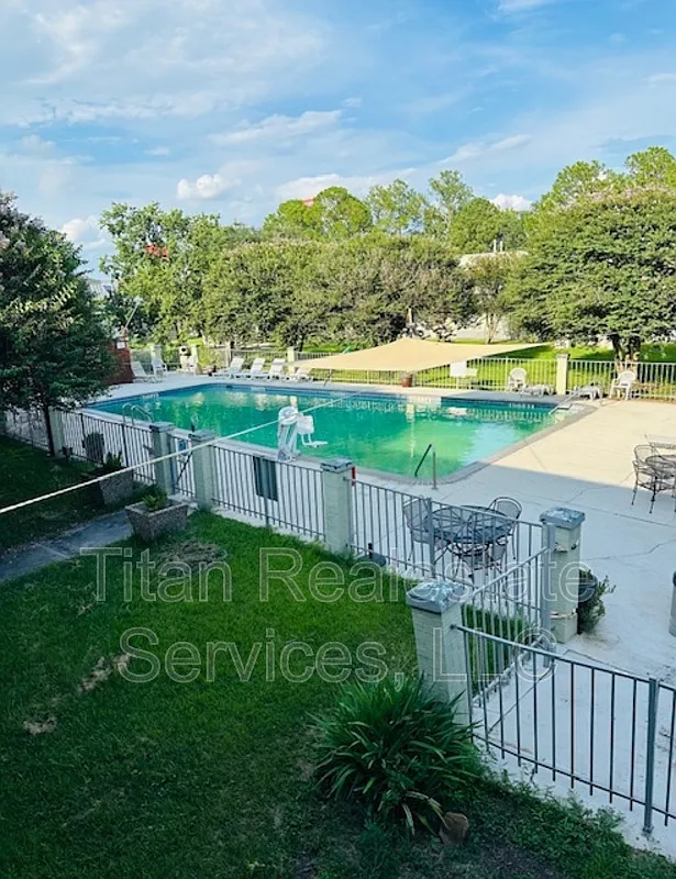 1 bed, 1.0 bath, 230 sqft, $595 — Photo 4