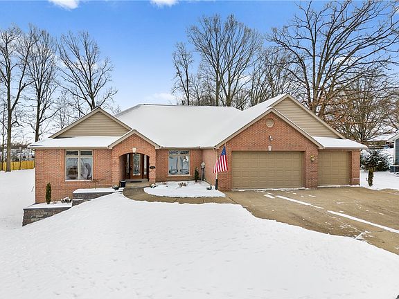 2nd image of 1533 Robertson Dr