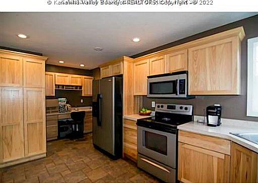 4th image of 79 Black Oak Dr