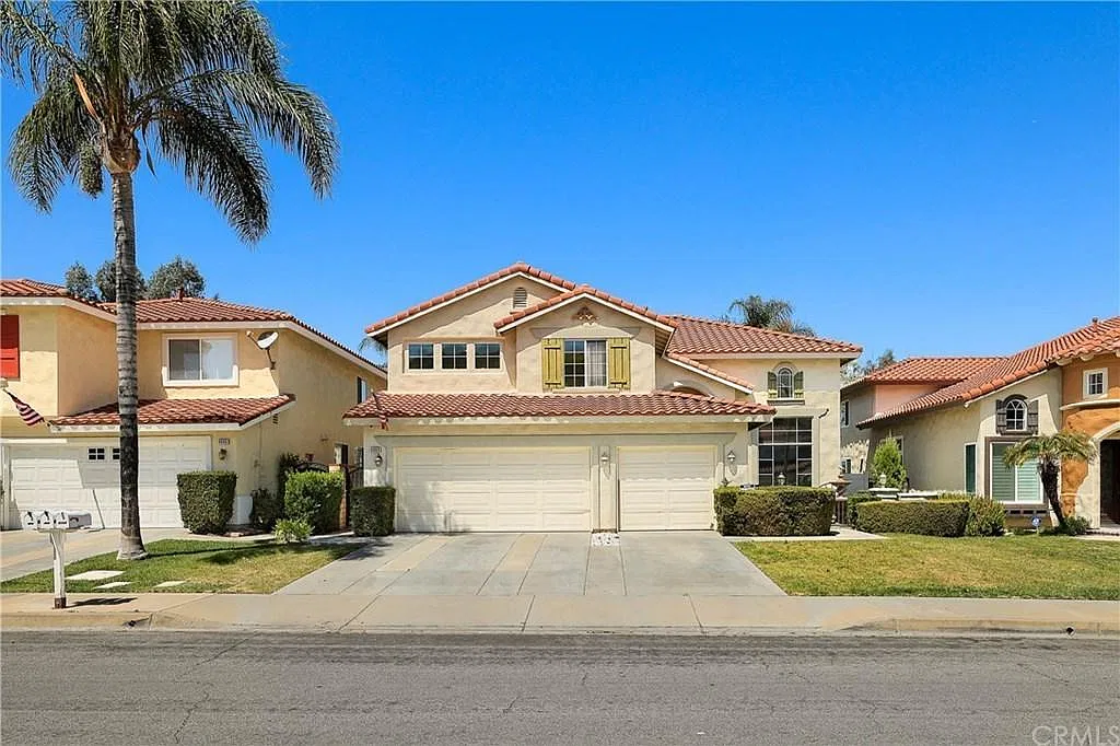 4 bed, 2854 sqft, $4,250 — Photo 1