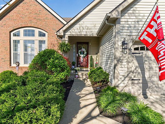 3rd image of 6324 Rossmore Ln