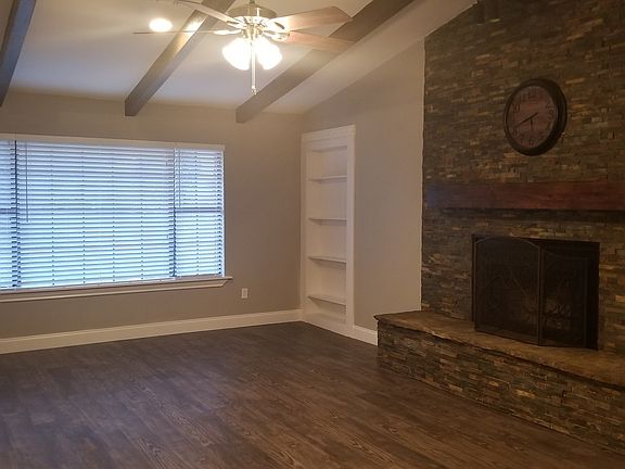 5th image of 7917 Londonderry Dr
