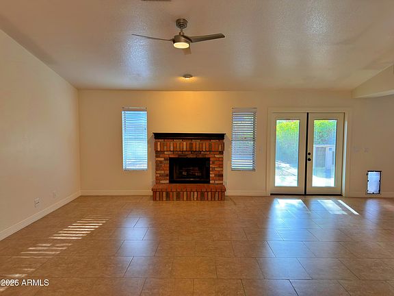 5th image of 808 N WINTHROP Circle