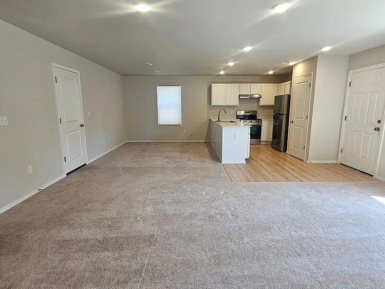 4268 SE Elijah Ct — Photo 4