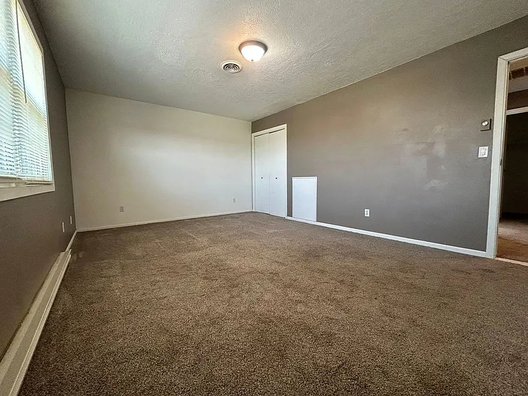 1324 Sims St — Photo 9