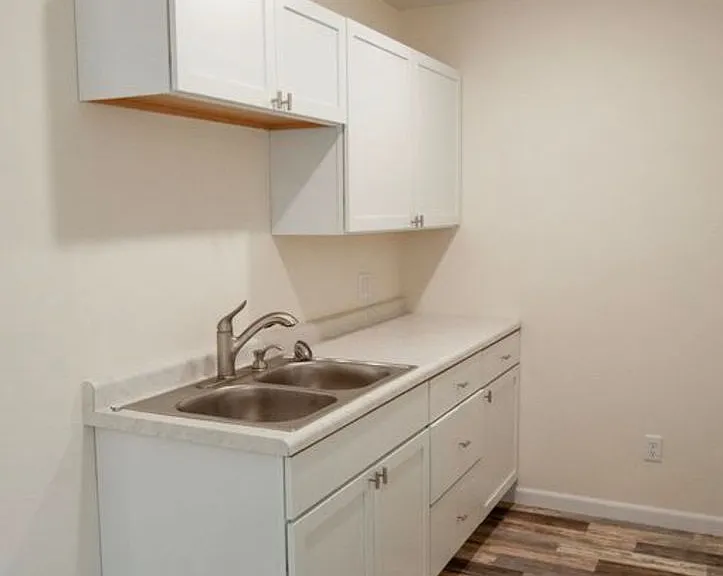 2516 Rebecca Dr — Photo 5