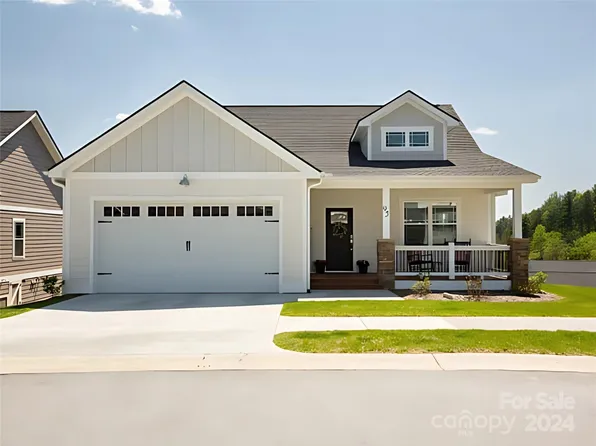 95 Leyland Cir, Hendersonville, NC 28792