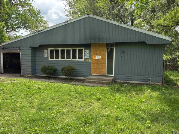 2017 SW Harp Pl, Topeka, KS 66611