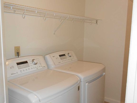 5th image of 104 Lindsey Ln