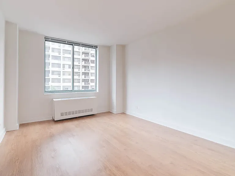 750 Columbus Ave #2F — Photo 31
