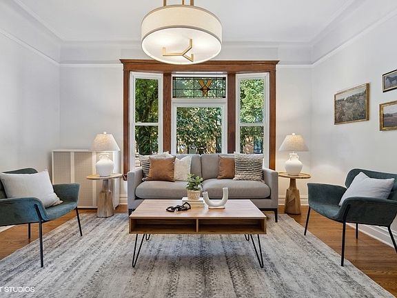 4th image of 807 W Newport Ave #1