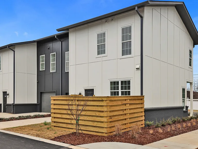 West Row Lofts & Townhomes — Photo 28