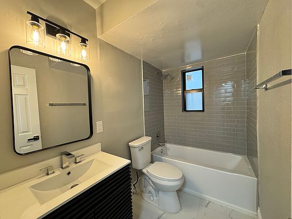 5th image of 1450 Miami Rd #801