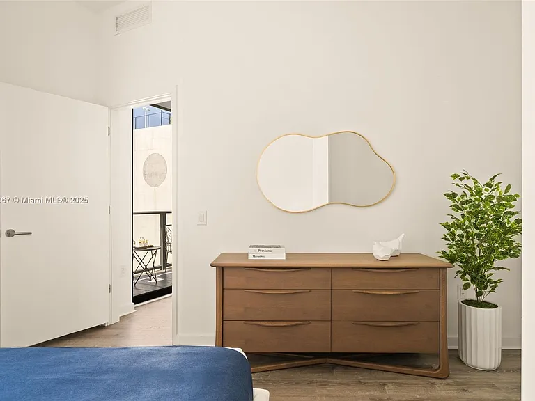 501 NE 31st St #410 — Photo 23