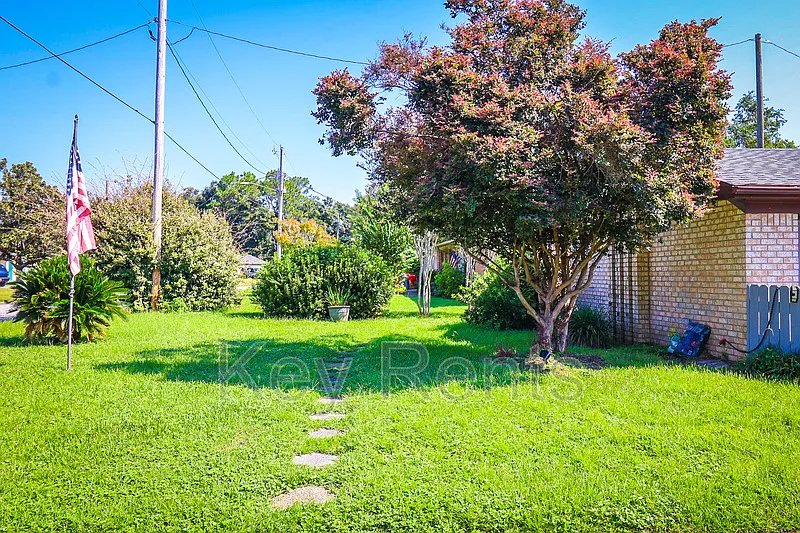 1 bed, 1.0 bath, 678 sqft, $1,495 — Photo 3