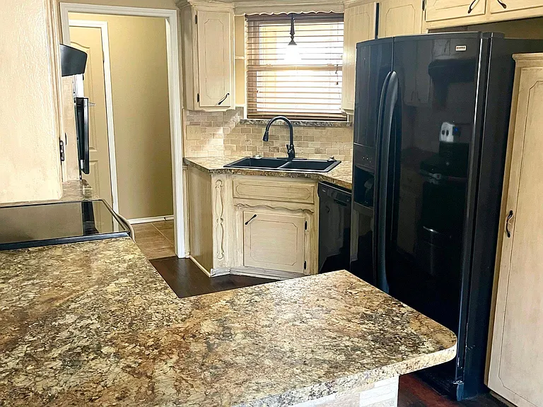 8908 S Youngs Blvd — Photo 2