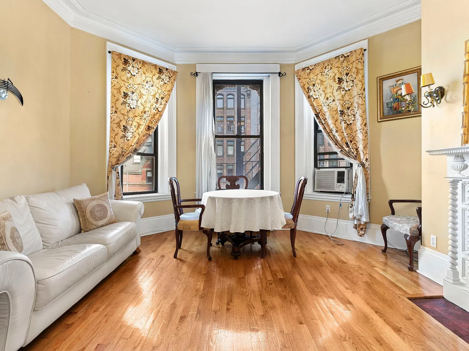 1 bed, 577 sqft, $4,350 — Photo 2