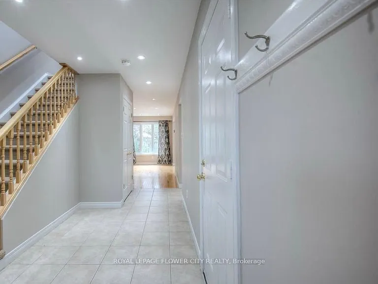 308 Pineland Pl — Photo 14
