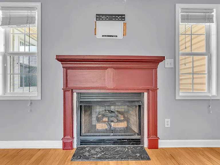 403 Arabian Ln — Photo 15
