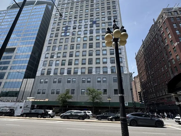 910 S Michigan Ave, Chicago, IL