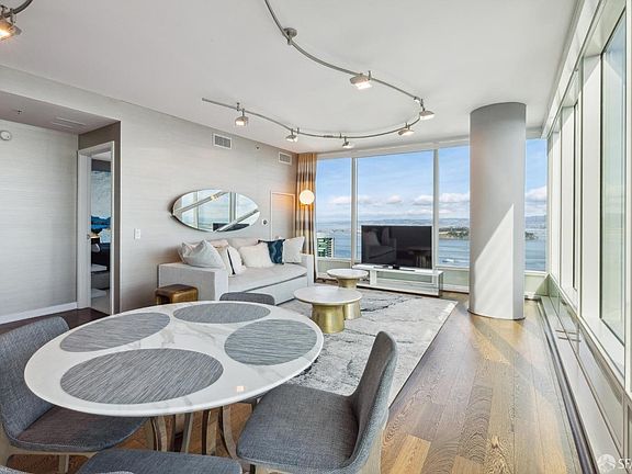 5th image of 425 1st St Unit 4302