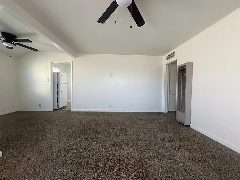 950 Flora St — Photo 9