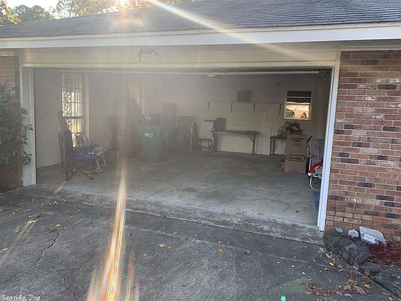 4th image of 8007 S Pinewood Dr