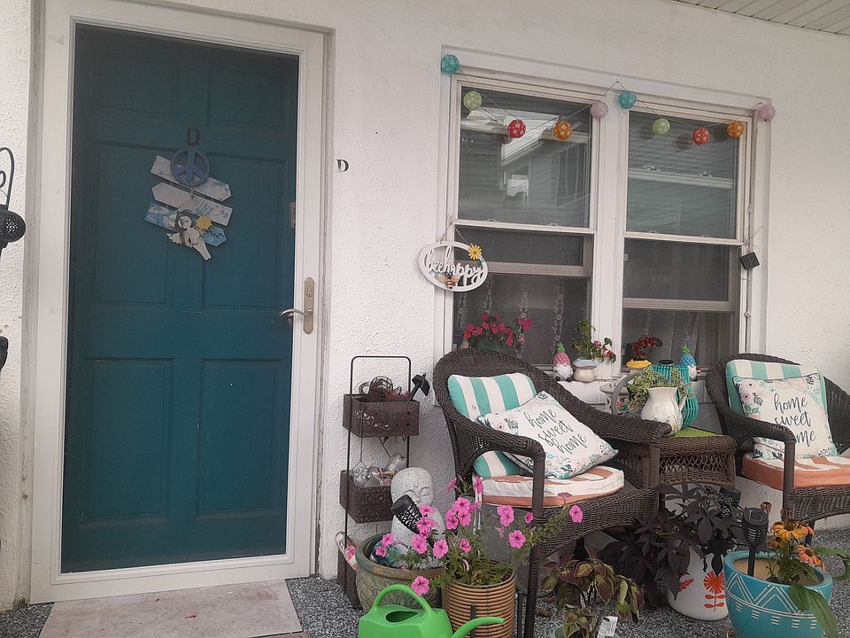 2nd image of 252 E Davis Ave E APT D