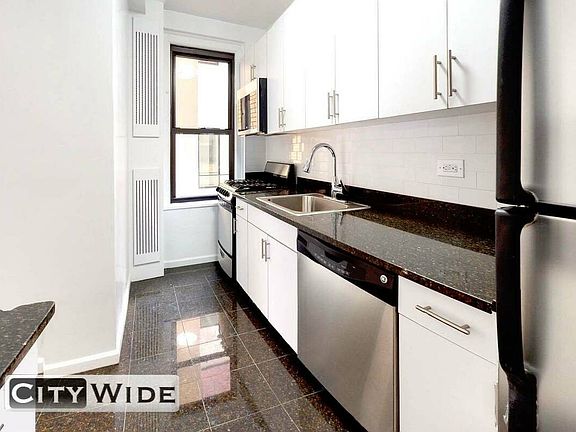 4th image of 137 E 38th St #6P