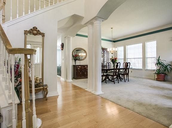 3rd image of 920 Hideaway Pl