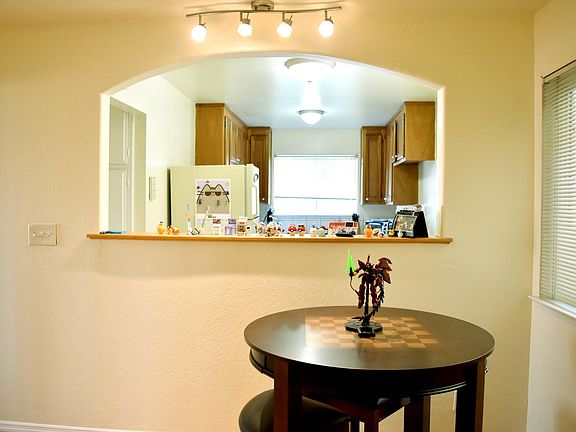 2nd image of 1262 W Mc Kinley Ave APT 3