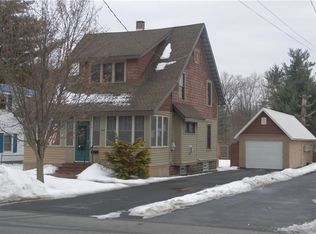 208 Wells Ave E, North Syracuse, NY 13212