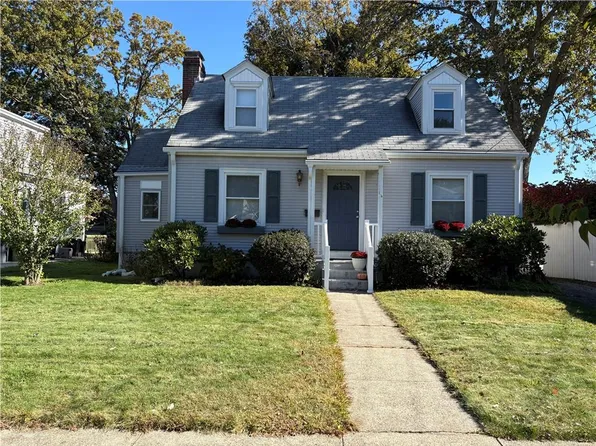 45 Modena Ave, Providence, RI 02908