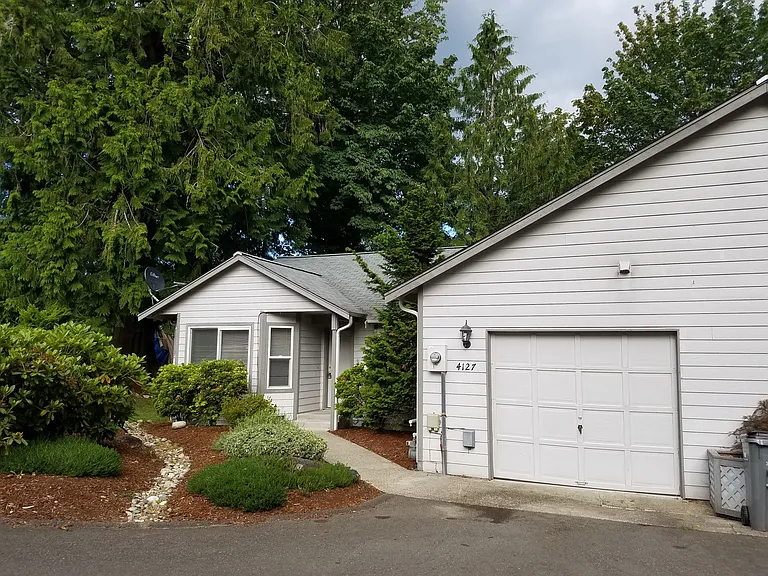 4127 Phillips Rd SE — Photo 2