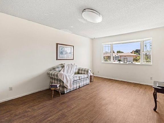 5th image of 2219 Rocklyn St