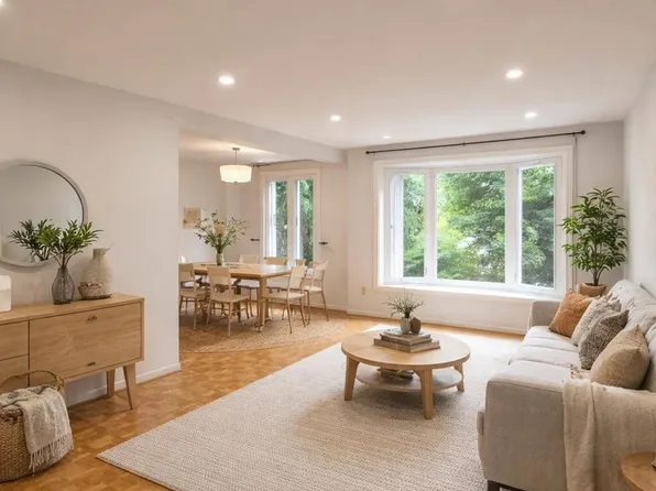 77 Colleen St, Vaughan, ON L4J 5G6