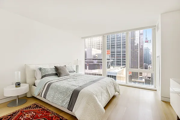 Rented by Compass | media 18