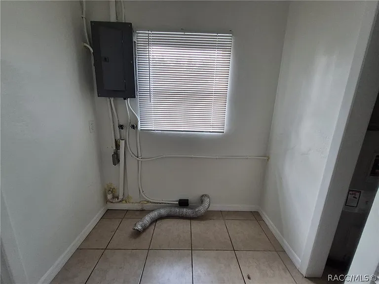 11 S Barbour St — Photo 14