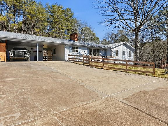 3rd image of 150 Beavers Ln