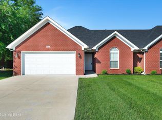 161 W Woodlake Cir, Mount Washington, KY 40047