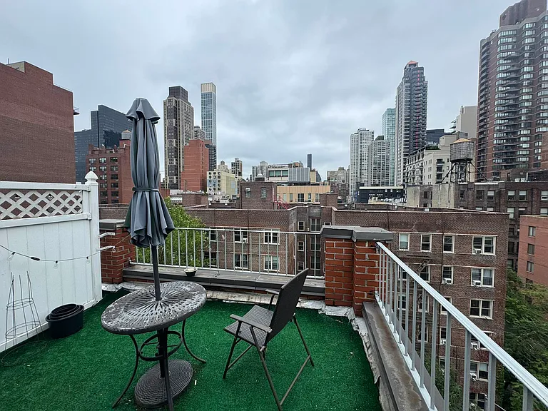 329 E 63rd St #6J — Photo 19
