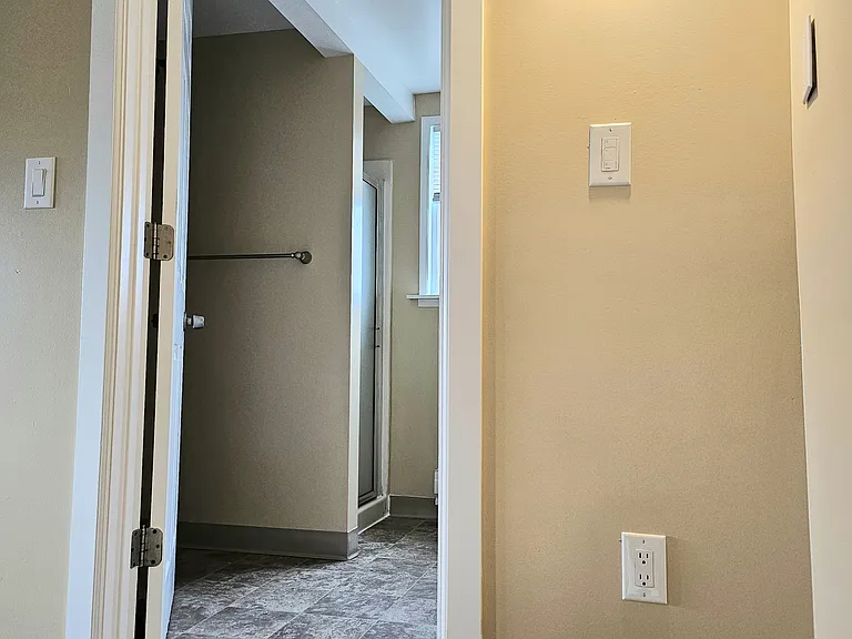 Olympus Apartments — Photo 12