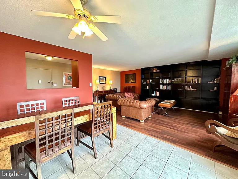 501 Slaters Ln #902 — Photo 41