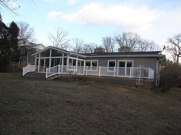 2nd image of 3206 Juniper Ln