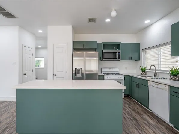 1665 Nichole Woods Dr, Houston, TX 77047