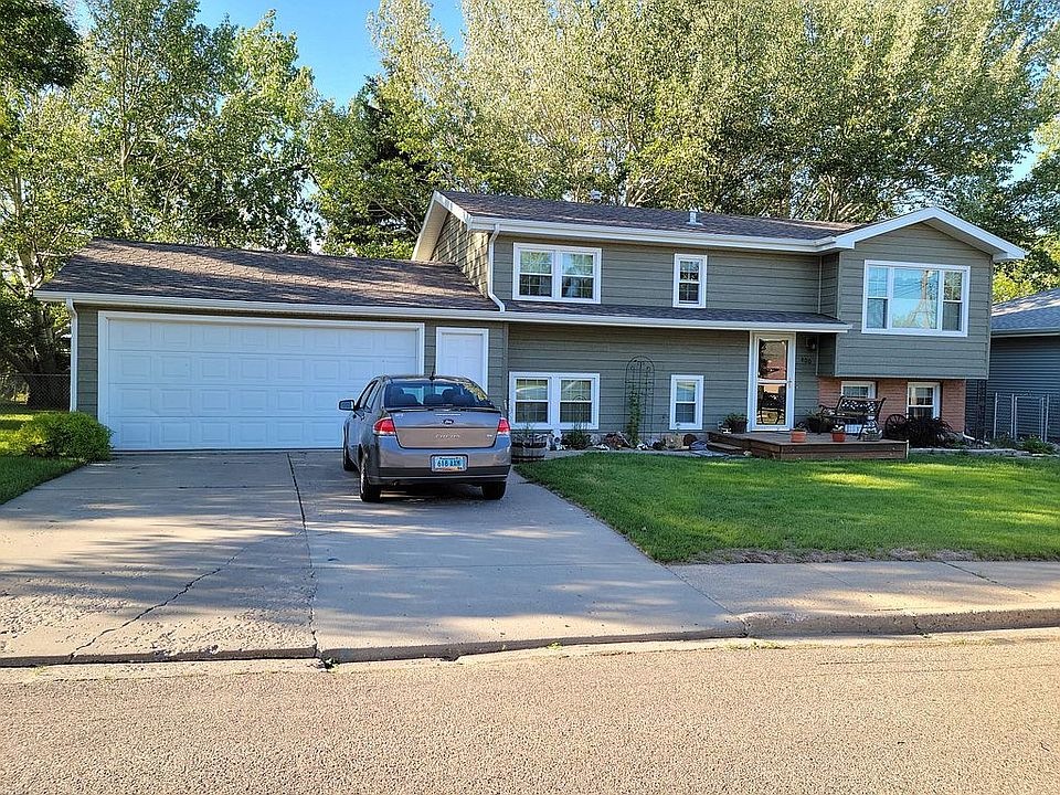 2nd image of 400 6th Ave NE