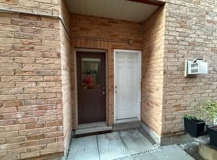 61 Templehill Rd #BASEMENT, Brampton, ON L6R 3S4