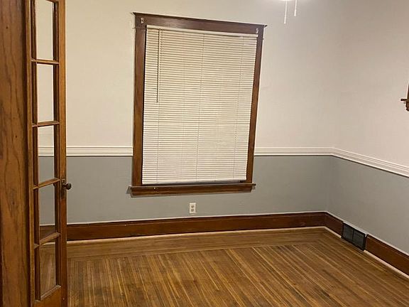 2nd image of 1422 Fort Ave