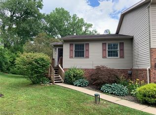 1651 Discovery Rd, North Canton, OH 44720