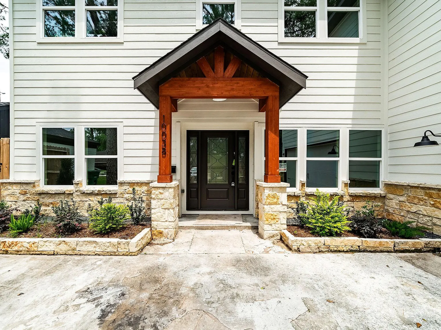 5 bed, 3.5 bath, 3344 sqft, $3,800 — Photo 4